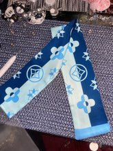 Load image into Gallery viewer, Blu Lv scarf
